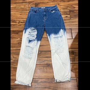 Baggy ripped jeans